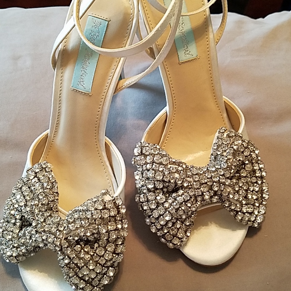 Betsey Johnson Blue heels